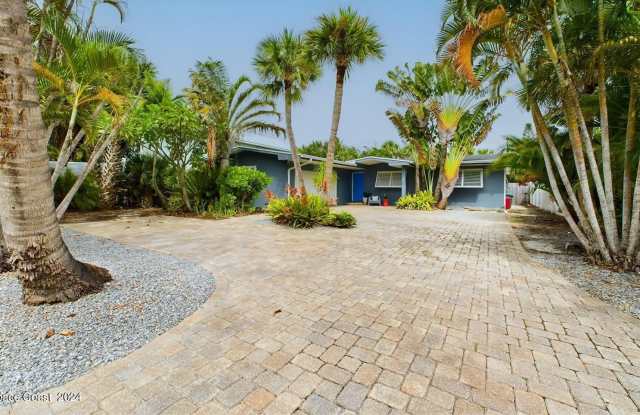 Photo of 1445 Bayshore Drive