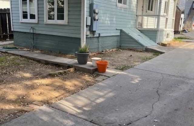 Photo of 10510 Mather Avenue