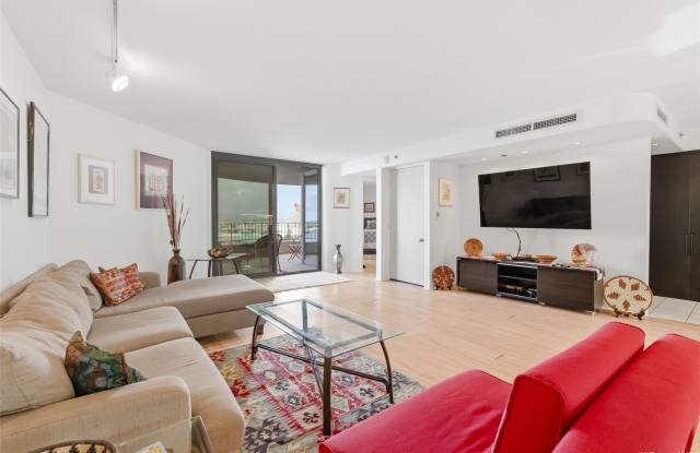 66 Queen Street unit: 1605