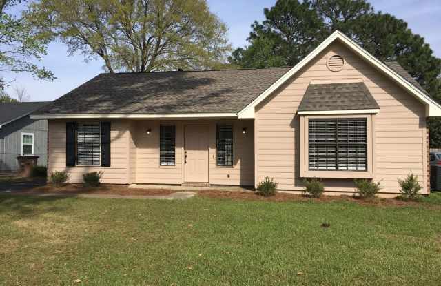 833 Lynn Court - 833 Lynn Court, Mobile, AL 36695