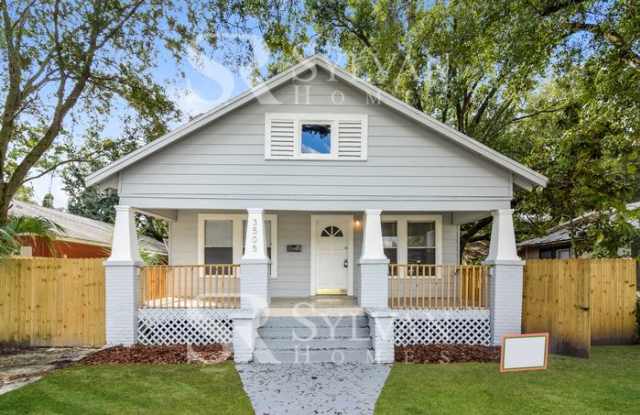 3505 East 11th Avenue