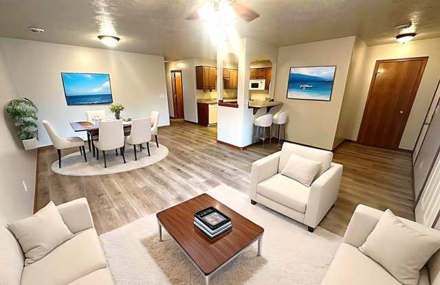 Spacious & Convenient Walk-In Level Townhome in Brandon - 2 BD 1 BA unit!