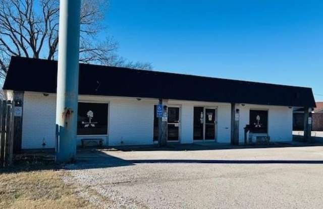 Photo of 102 S Collins