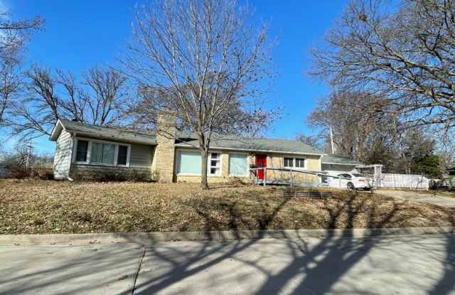 1501 Sherwood Way