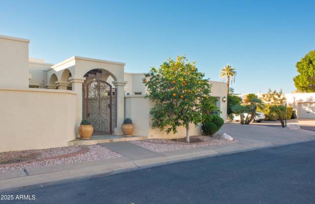 Photo of 6945 E GLENROSA Avenue