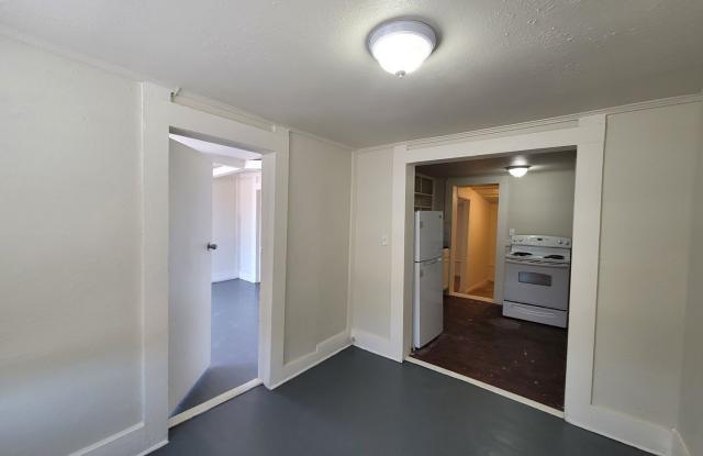 Photo of 1336 Rigsby unit: 1