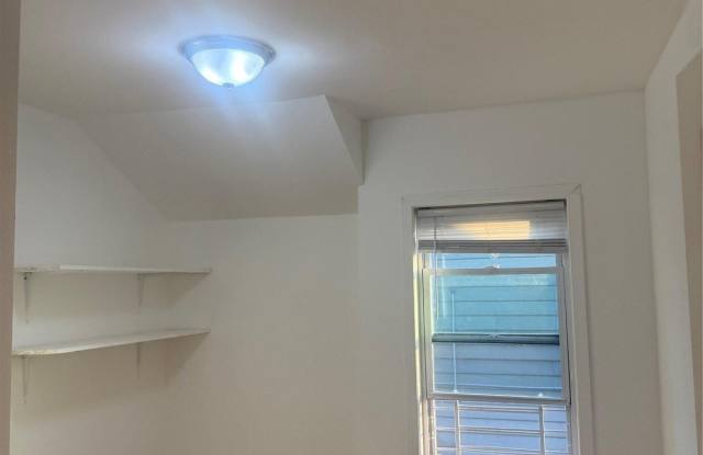 28 Clinton Avenue unit: 2 Nd Fl