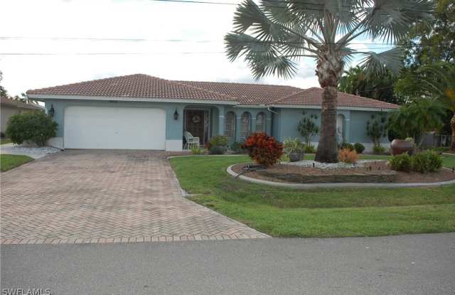 3808 SE 18th Place