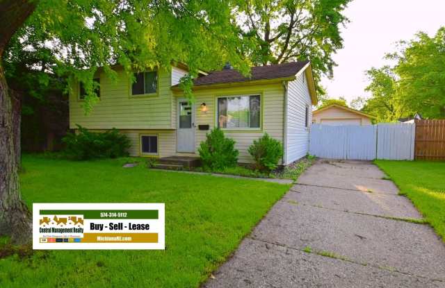 Photo of Crestwood Area Tri-level home near University of Notre Dame