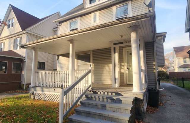 Photo of Charming 3-Bedroom Property in Prime Location