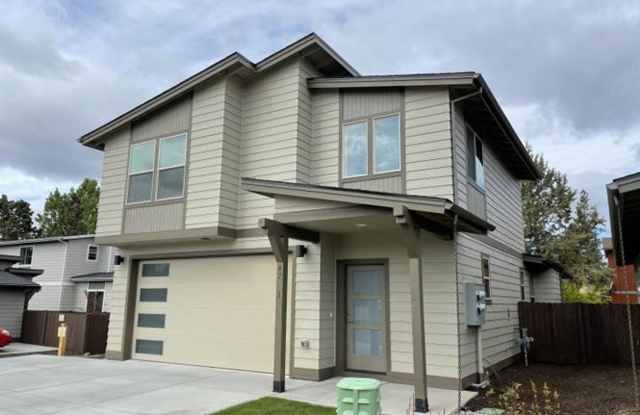 Photo of Beautiful 3-Bedroom, 2-Bath Home in La Pine, OR