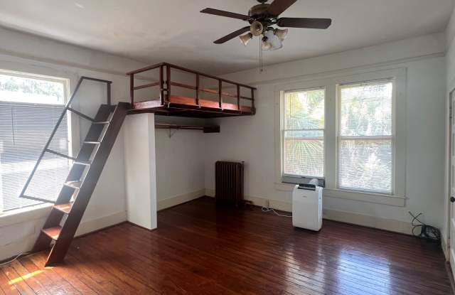 Photo of 625 Northeast 1st Street