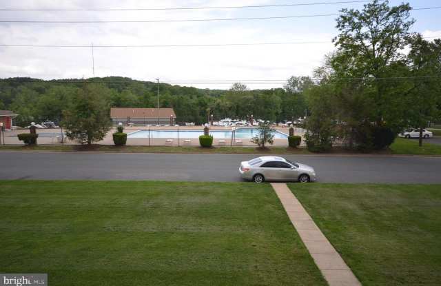 12713 GORDON BOULEVARD