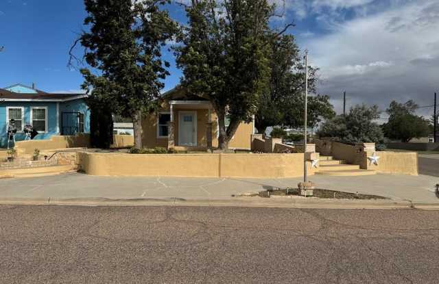 Photo of 611 SW 2nd St