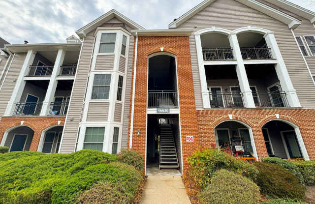 Stylish 3 Bed 3 Bath Condo With Large Balcony in Desired Riverbend at Cascades - Water Included
