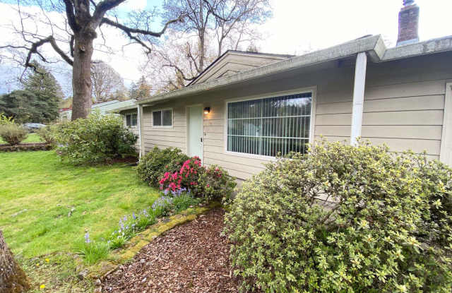 Price reduced! Nicely updated kitchen in this single level home in convenient SW location - 5956 Southwest Dickinson Street, Portland, OR 97219