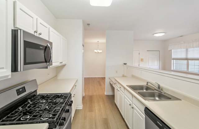 2 Bedroom 2 Bath Townhouse in Grayslake