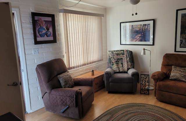 392 South Paseo Lobo