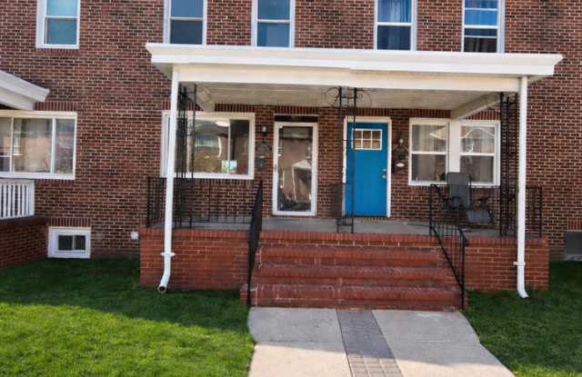 Beautifully Modern 3BR Townhome | Finished Basement | Fenced Yard | Baltimore