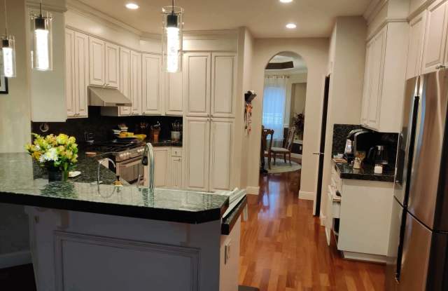 Photo of 1292 East Lucas Street