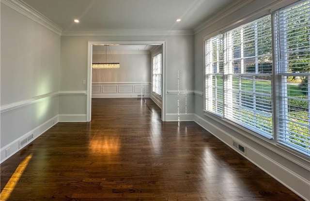 2660 Coachmans Circle