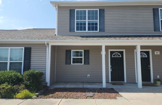 Townhome Available Now in Peletier, NC!