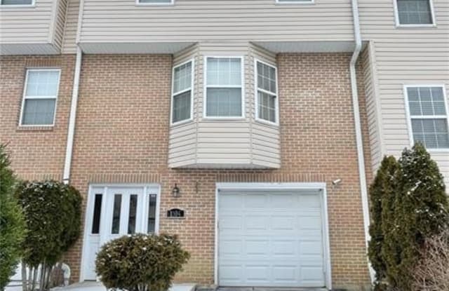 1104 Wingate Dr - 1104 Wingate Drive, Allegheny County, PA 15205