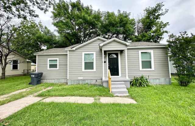 Recently Remodeled 3 Bedroom! - 1820 Bell Street, Waco, TX 76711