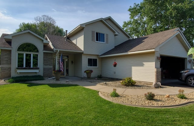 1069 Bonnieview Dr - 1069 Bonnieview Drive, Woodbury, MN 55129