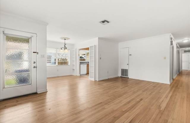 1041 N THORNTON AVENUE