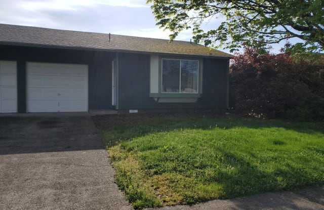 2626 S 8th Street - 2626 South 8th Street, Lebanon, OR 97355