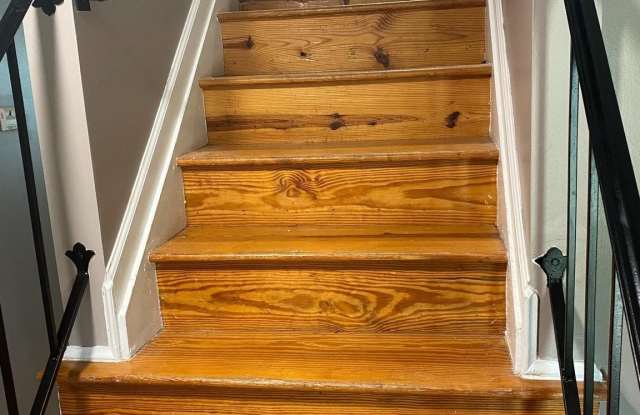 5809 GWYNNDALE Place