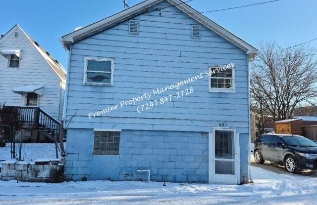 Photo of 451 Maplewood Avenue (Ambridge)