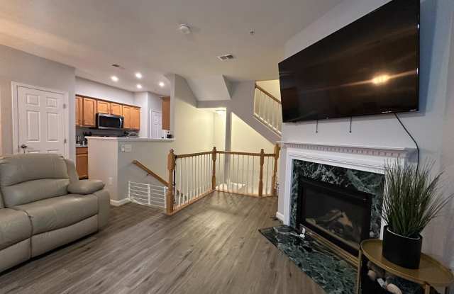 14417 HAMPSHIRE HALL Court unit: G-1009