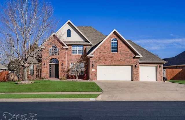717  NE Essex  CT