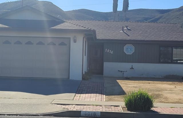 1016 W Lime Ave - 1016 Lime Avenue, Lompoc, CA 93436