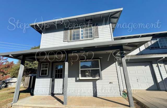 Photo of Bright and Freshly Updated 3 Bed 1.5 Bath Townhouse!