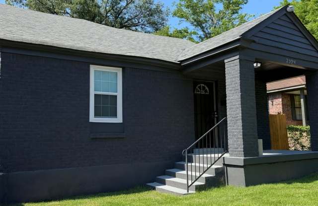 Photo of 2379 Saratoga Avenue