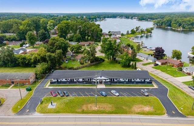 2475 S COMMERCE Road