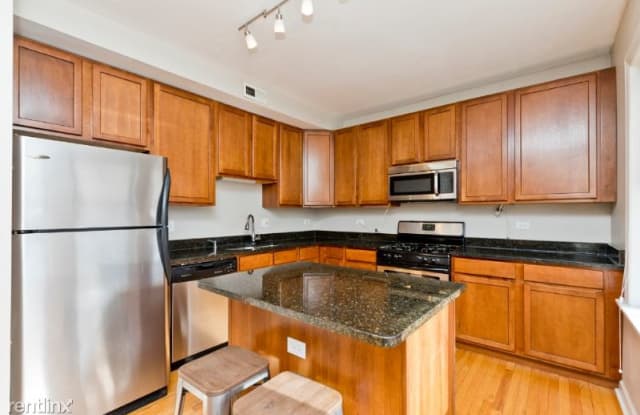 3042 W Diversey Ave 2S - 3042 W Diversey Ave, Chicago, IL 60647