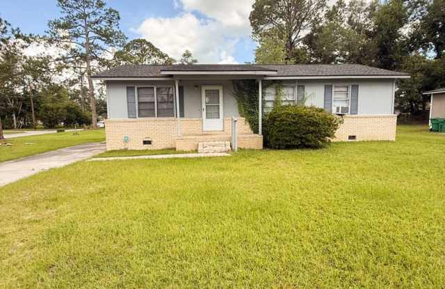 1200 Bethune Dr. Valdosta, GA 31601
