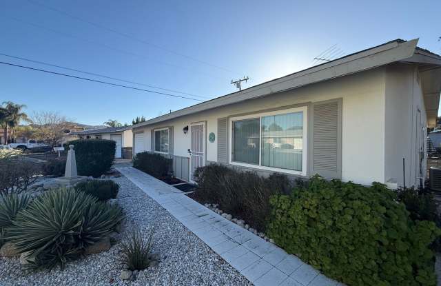 Cozy 2 bedroom 1 bath