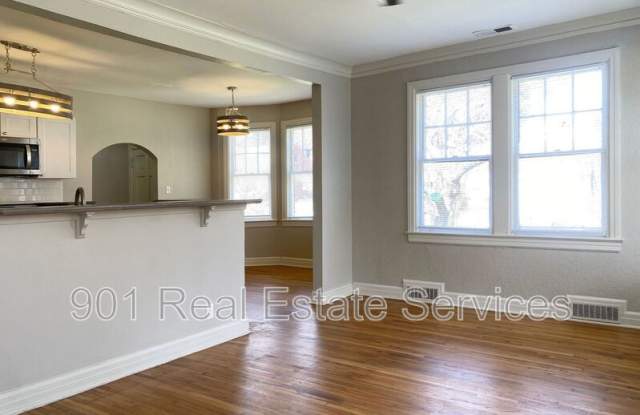 759 East Parkway South