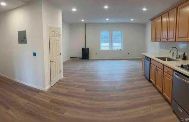 369 Warburton Avenue unit: 2B