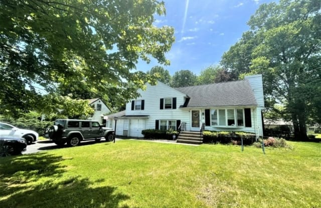 81 Belmont Dr - 81 Belmont Drive, Essex County, NJ 07039