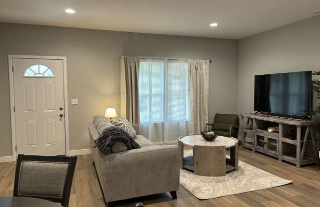 2805 N Talbott Street