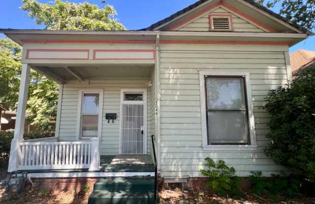 Downtown Red Bluff Victorian 3 bedroom 1 bath Home