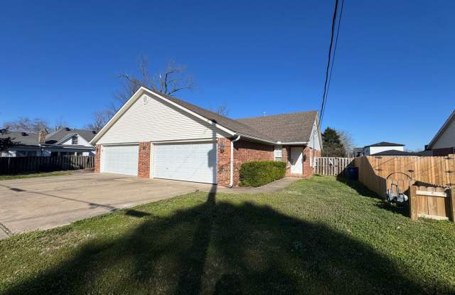 ***910-1 NW A Street***