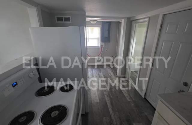 2212 Santa Fe South