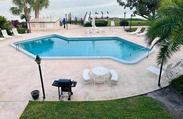 2887 S OSCEOLA AVENUE